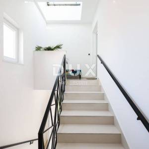 ZADAR, BIBINJE - Prekrasna vila s bazenom