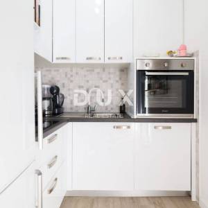 ZADAR, BIBINJE - Prekrasna vila s bazenom