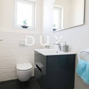 ZADAR, BIBINJE - Prekrasna vila s bazenom