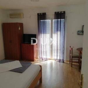 ZADAR, BIOGRAD NA MORU - Kuća sa devet apartmana