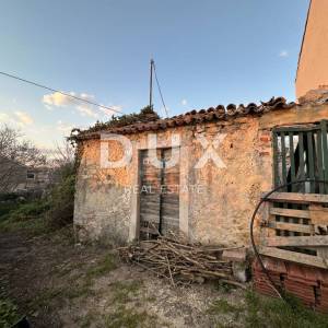 ZADAR, BOKANJAC - Starina sa građevinskim zemljištem 307m²