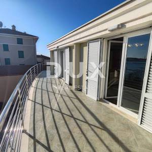 ZADAR, BRODARICA - Apartmanska kuća prvi red do mora
