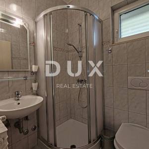 ZADAR, BRODARICA - Apartmanska kuća prvi red do mora