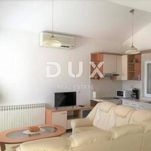 ZADAR, BRODARICA - Apartmanska kuća prvi red do mora