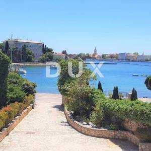 ZADAR, BRODARICA - Apartmanska kuća prvi red do mora