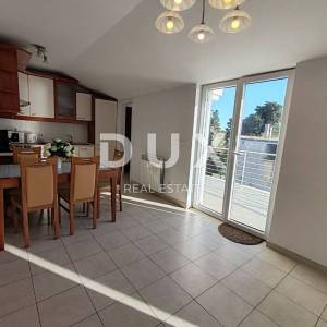 ZADAR, BRODARICA - Apartmanska kuća prvi red do mora