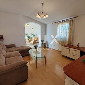ZADAR, BRODARICA - Apartmanska kuća prvi red do mora