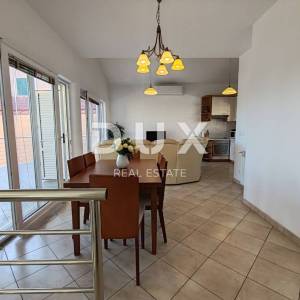 ZADAR, BRODARICA - Apartmanska kuća prvi red do mora