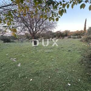 ZADAR, DEBELJAK - Građevinsko zemljište (790m²) u mirnom naselju