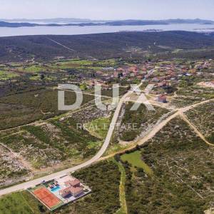 ZADAR, DEBELJAK - Građevinsko zemljište (790m²) u mirnom naselju