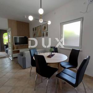 ZADAR, DEBELJAK - Prekrasna vila s bazenom 