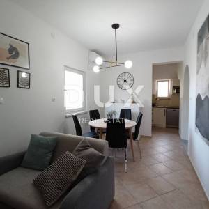 ZADAR, DEBELJAK - Prekrasna vila s bazenom 