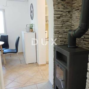 ZADAR, DEBELJAK - Prekrasna vila s bazenom 