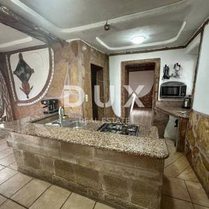ZADAR, DEBELJAK - Prostrana kuća s pomoćnim objektom/apartmanom