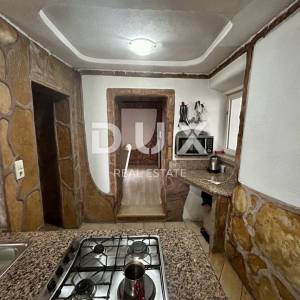 ZADAR, DEBELJAK - Prostrana kuća s pomoćnim objektom/apartmanom
