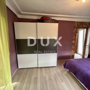 ZADAR, DEBELJAK - Prostrana kuća s pomoćnim objektom/apartmanom
