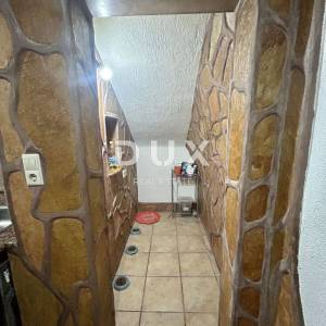 ZADAR, DEBELJAK - Prostrana kuća s pomoćnim objektom/apartmanom