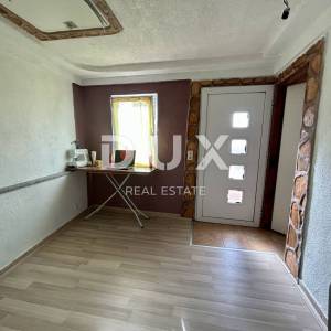 ZADAR, DEBELJAK - Prostrana kuća s pomoćnim objektom/apartmanom