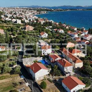 Zadar, Diklo – Kuća s dvorištem, dodatnim objektom i idejnim rješenjem