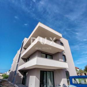 ZADAR, DIKLO - Vrhunski penthouse s pogledom na more samo 50 metara od plaže! S8