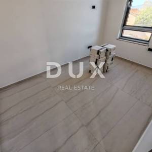 ZADAR, DIKLO - Vrhunski penthouse s pogledom na more samo 50 metara od plaže! S8