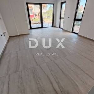 ZADAR, DIKLO - Vrhunski penthouse s pogledom na more samo 50 metara od plaže! S7