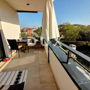 ZADAR, DRAGE - Prekrasna apartmanska vila s bazenom