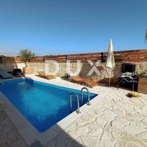 ZADAR, DRAGE - Prekrasna apartmanska vila s bazenom