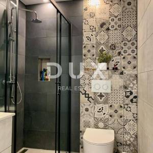ZADAR, DRAGE - Prekrasna apartmanska vila s bazenom
