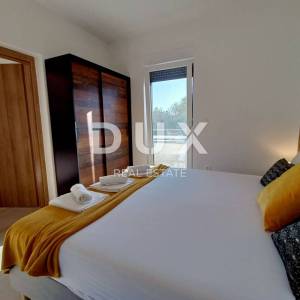 ZADAR, DRAGE - Prekrasna apartmanska vila s bazenom
