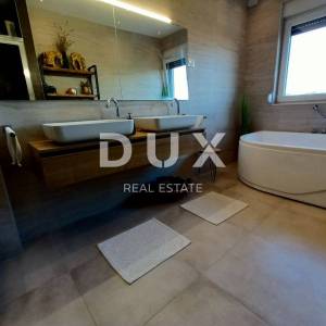 ZADAR, DRAGE - Prekrasna apartmanska vila s bazenom