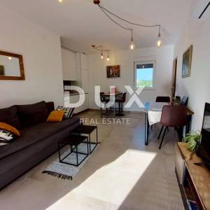 ZADAR, DRAGE - Prekrasna apartmanska vila s bazenom