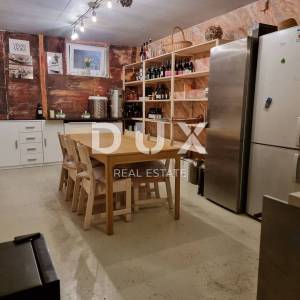ZADAR, DRAGE - Prekrasna apartmanska vila s bazenom