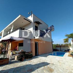 ZADAR, DRAGE - Prekrasna apartmanska vila s bazenom