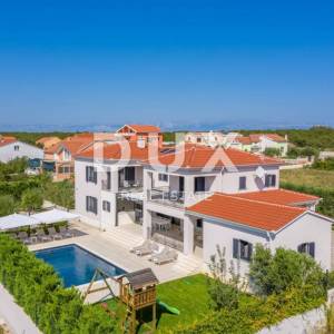 ZADAR, GORICA - Prekrasna luksuzna vila s grijanim bazenom