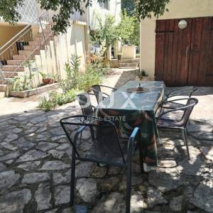 ZADAR, GORNJI KARIN - Apartmanska kuća s 5 stambenih jedinica