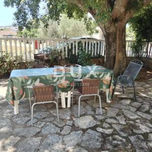 ZADAR, GORNJI KARIN - Apartmanska kuća s 5 stambenih jedinica