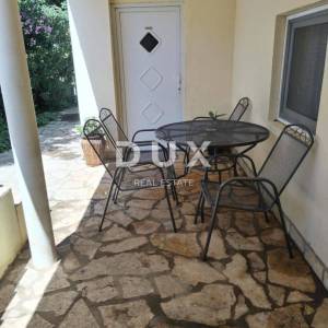 ZADAR, GORNJI KARIN - Apartmanska kuća s 5 stambenih jedinica