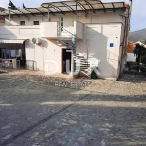ZADAR, GORNJI KARIN - Katnica s tri apartmana u blizini mora