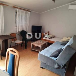 ZADAR, GORNJI KARIN - Katnica s tri apartmana u blizini mora