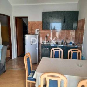 ZADAR, GORNJI KARIN - Katnica s tri apartmana u blizini mora