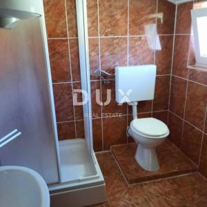 ZADAR, GORNJI KARIN - Katnica s tri apartmana u blizini mora