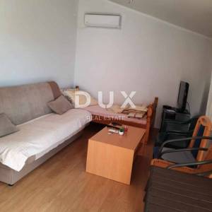 ZADAR, GORNJI KARIN - Katnica s tri apartmana u blizini mora