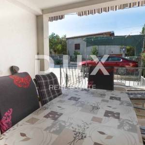 ZADAR, GORNJI KARIN - Katnica s tri apartmana u blizini mora