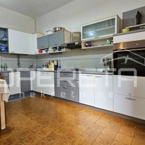 ZADAR – Jedinstvena stoljetna kuća, 20m od mora