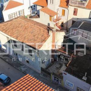 ZADAR – Jedinstvena stoljetna kuća, 20m od mora