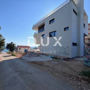 ZADAR, KOŽINO - Luksuzan stan s bazenom u urbanoj vili AS1