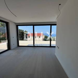 ZADAR, KOŽINO - Luksuzan stan s bazenom u urbanoj vili AS1