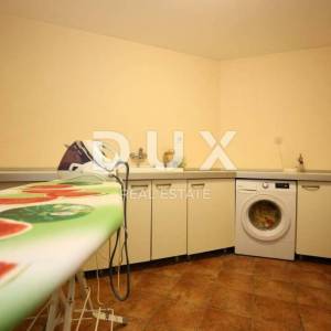 ZADAR, KOŽINO - Luksuzna vila s bazenom u blizini mora