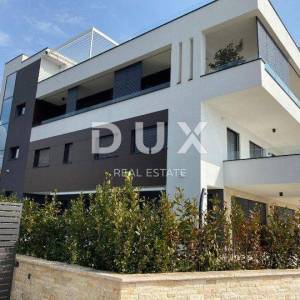ZADAR, KOŽINO - Luksuzni penthouse na vrhunskoj lokaciji